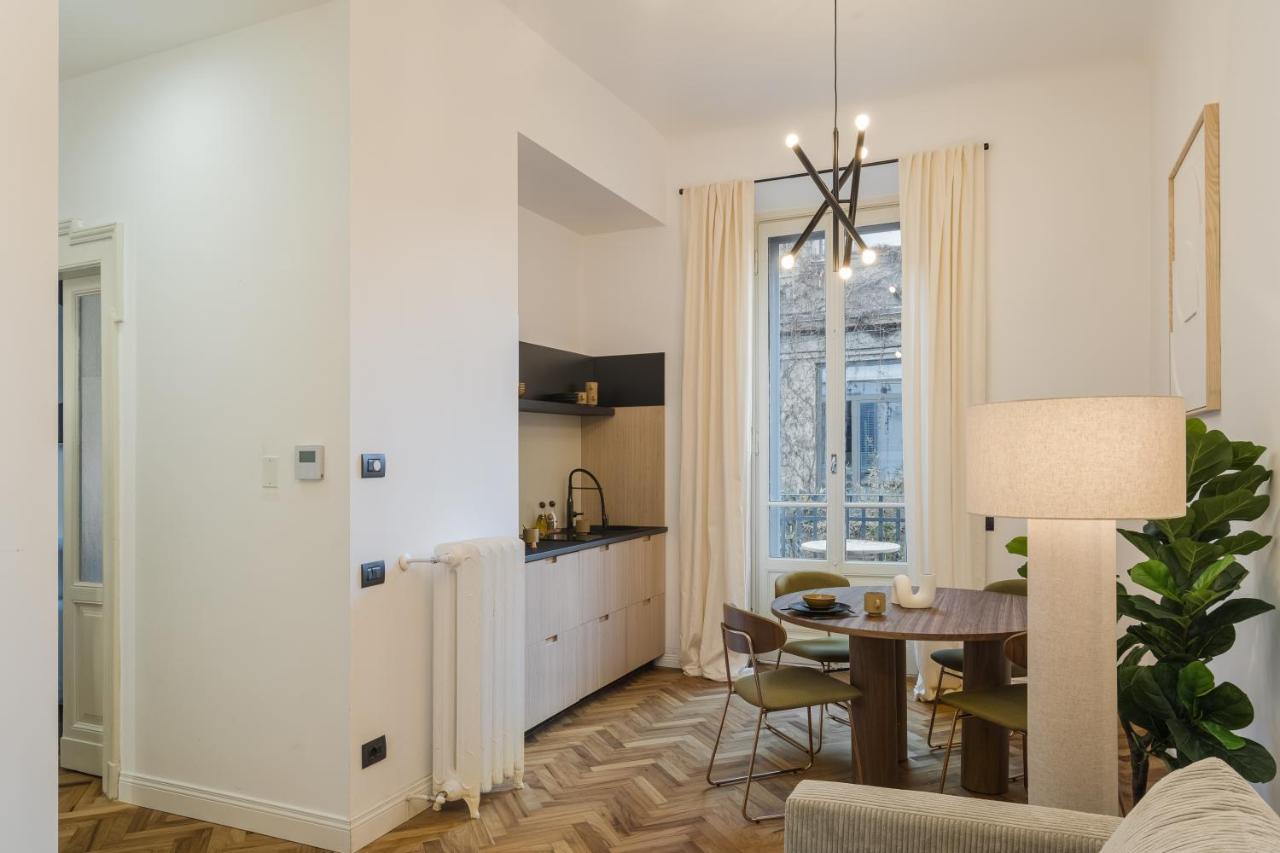 Casa Unica Milano - Elegant Apartment With Balcony - Centrale 1 Exterior photo